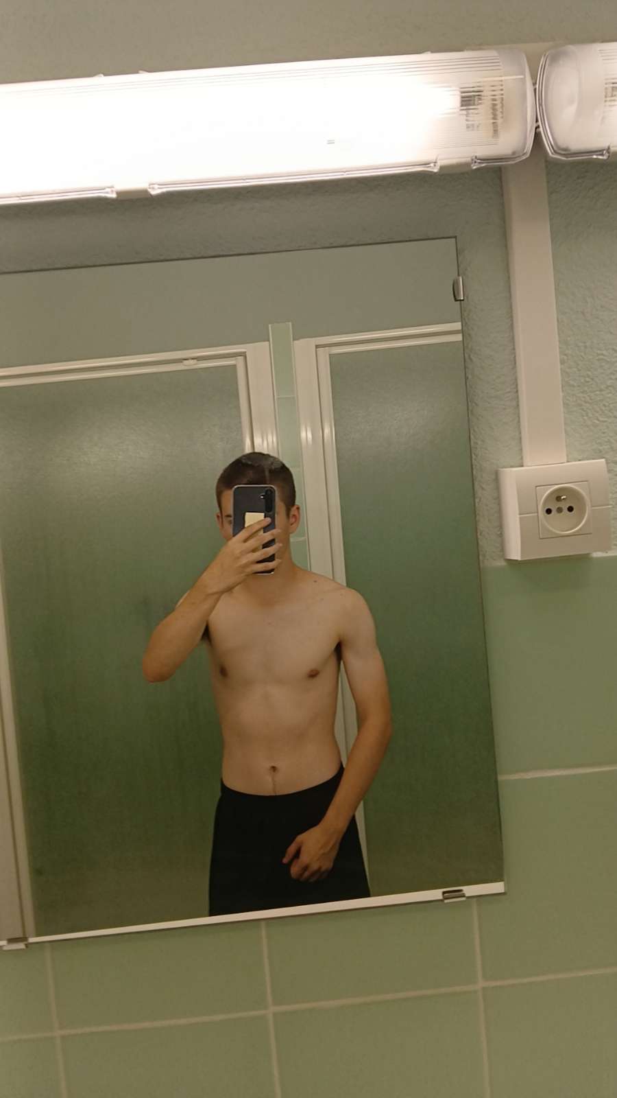 Profil de Lirone, 19 ans, Escorte à Mamer