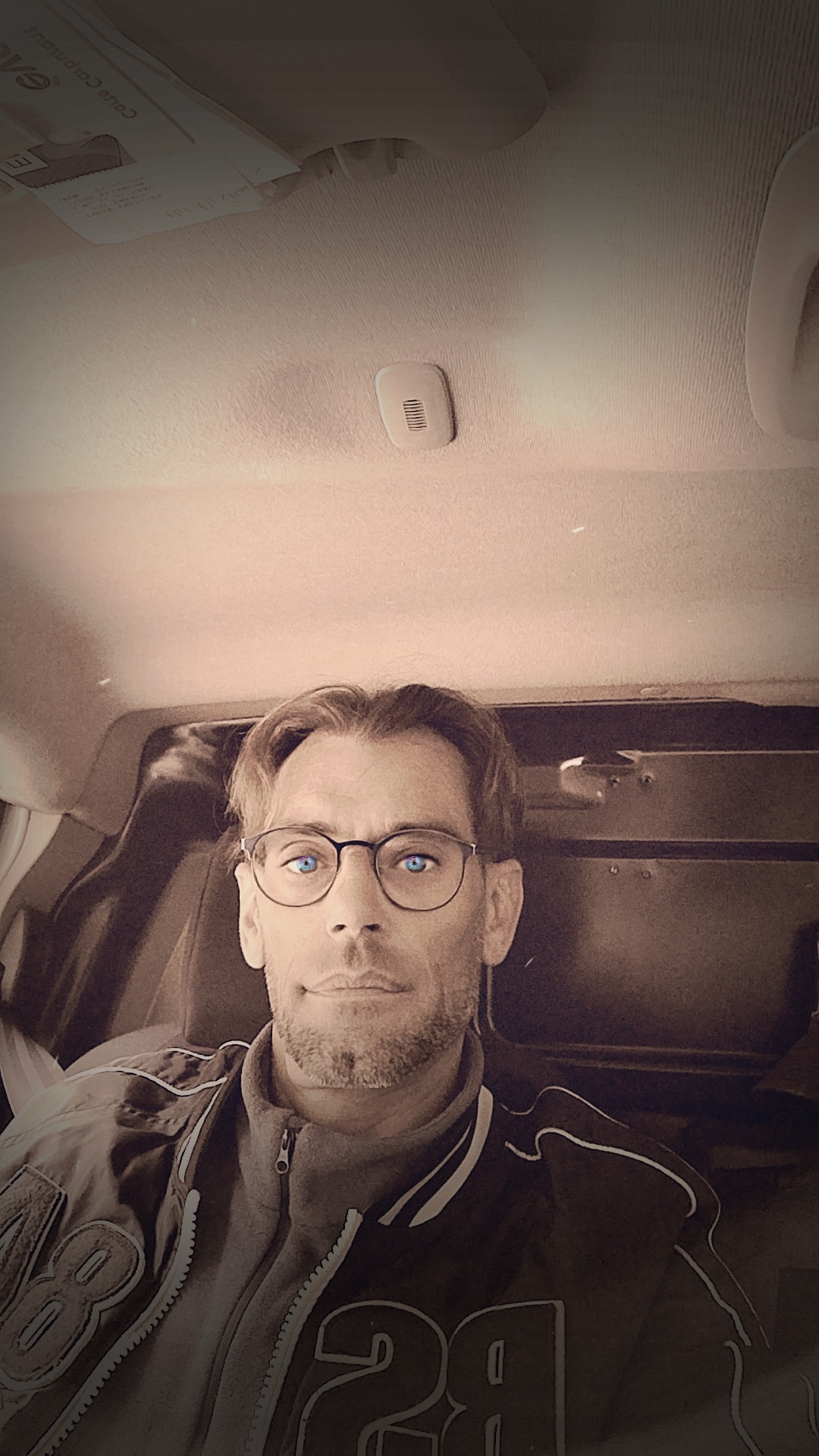 Profil de Hissam, 46 ans, Escorte à Doennange