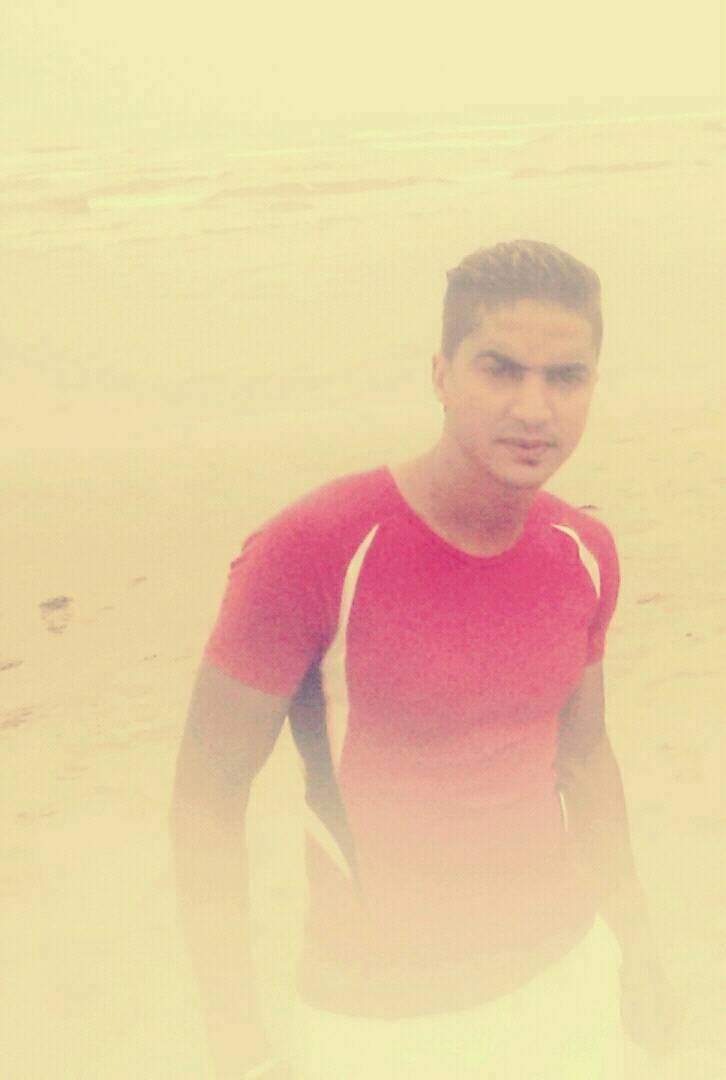 Profil de Moulaye, 34 ans, Escorte à Rosport