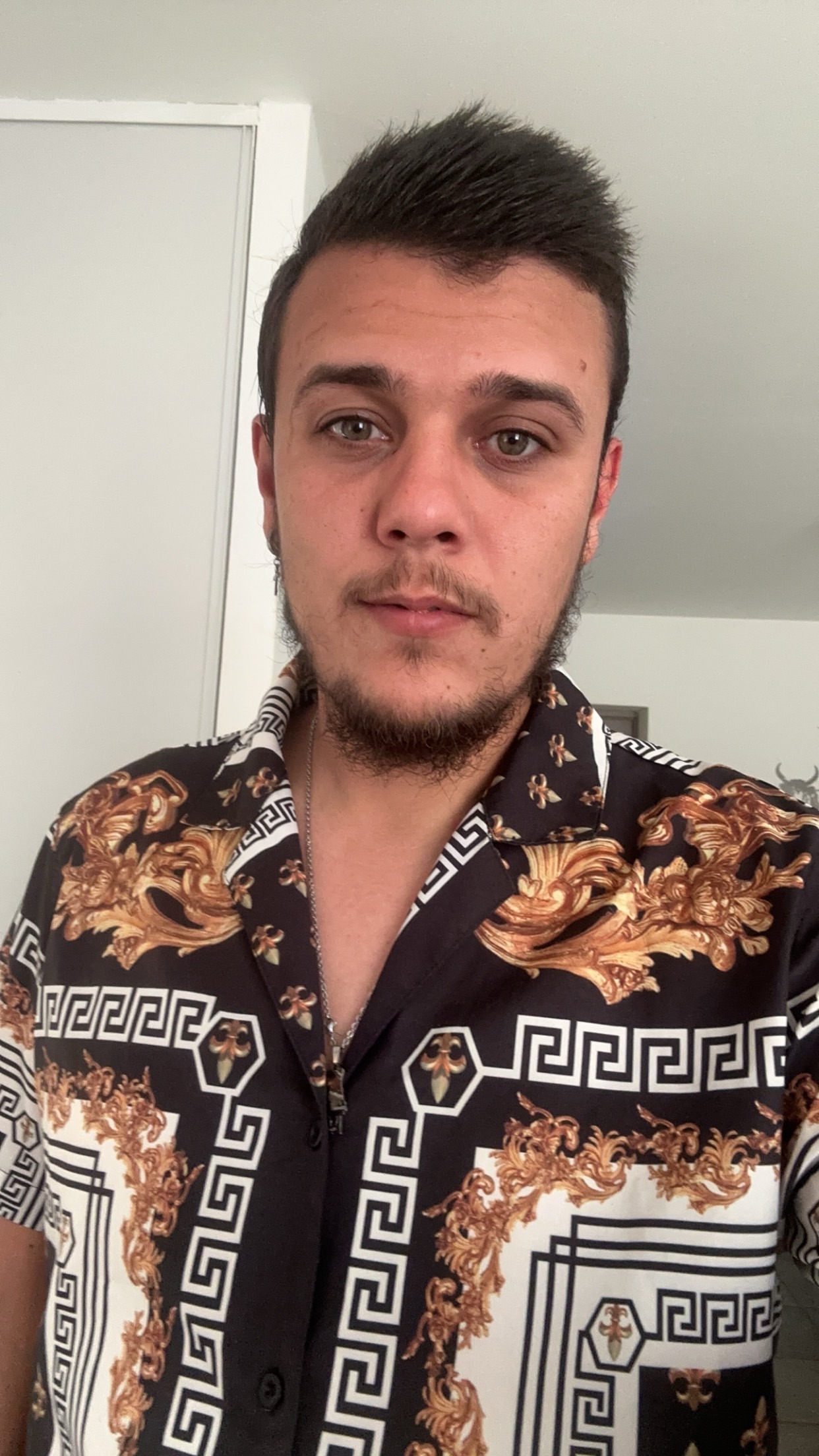 Profil de Izac, 28 ans, Escorte à Crendal