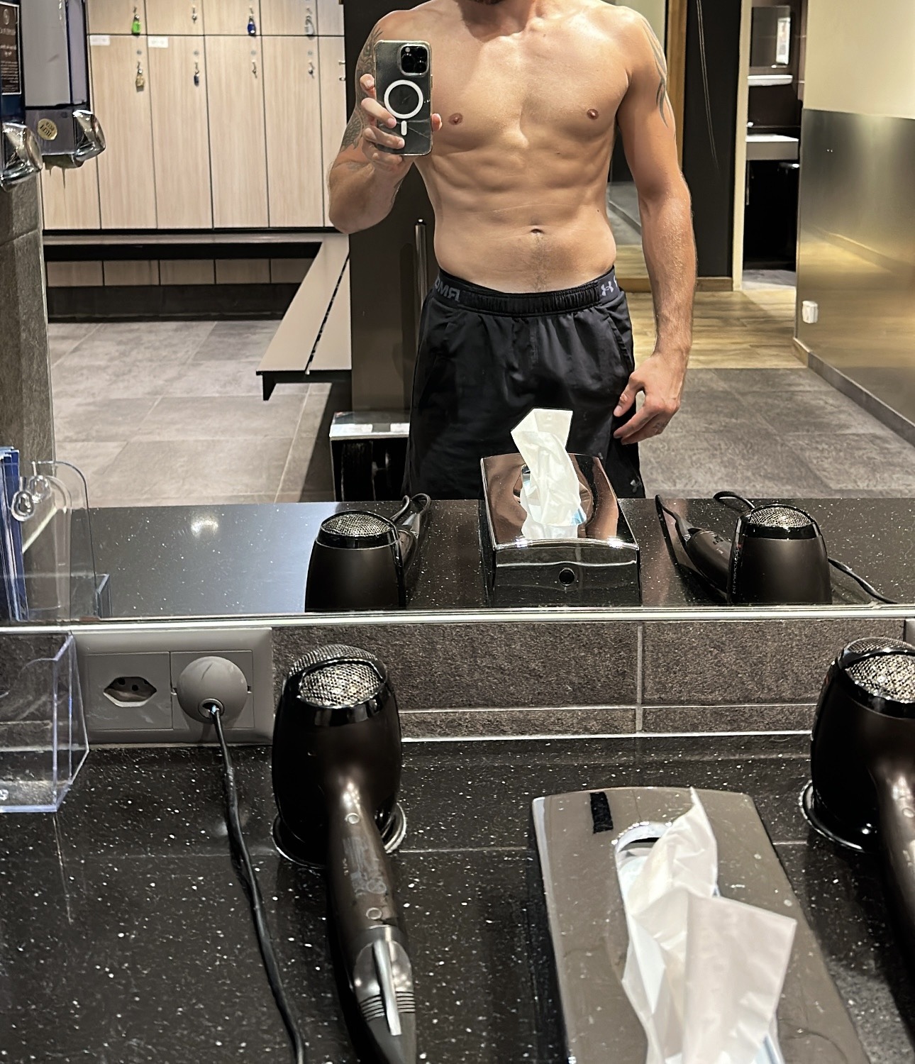 Profil de Yacob, 27 ans, Escorte à Bech